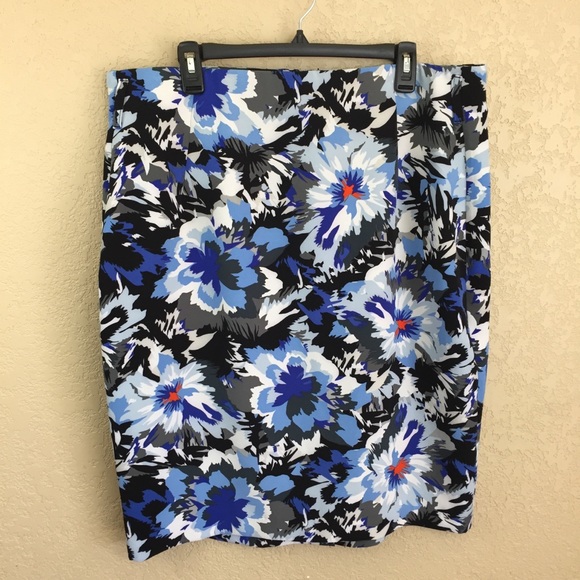 Lane Bryant Dresses & Skirts - Lane Bryant Plus Size Floral Flower Pencil Skirt